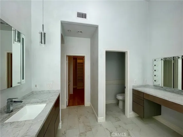 a view of a walk in closet