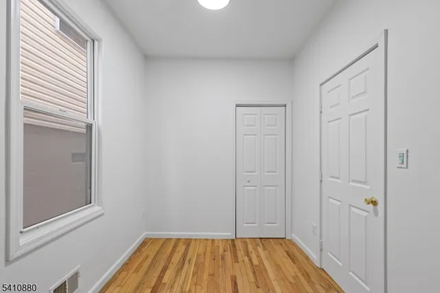 $2,400 | 552 Franklin Street, Unit 1, Elizabeth Port, NJ 07206