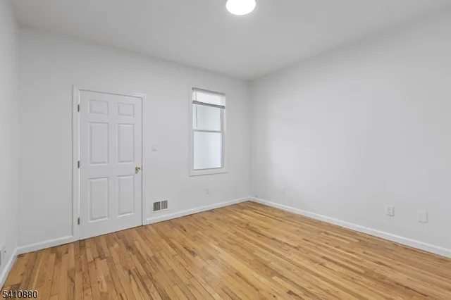 $2,400 | 552 Franklin Street, Unit 1, Elizabeth Port, NJ 07206