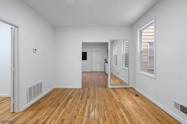 $2,400 | 552 Franklin Street, Unit 1, Elizabeth Port, NJ 07206