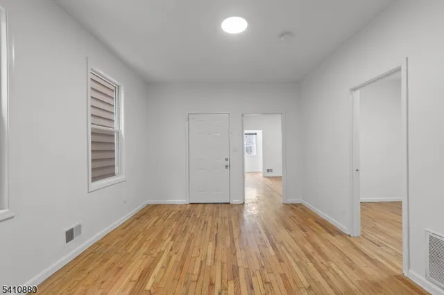 $2,400 | 552 Franklin Street, Unit 1, Elizabeth Port, NJ 07206