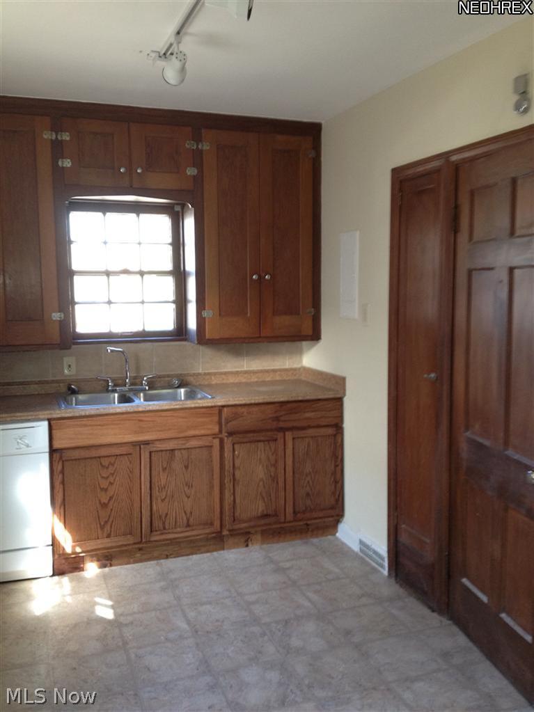 3710 Lynnfield Road, Unit UP Beachwood, OH 44122 - Photo 2 of 12