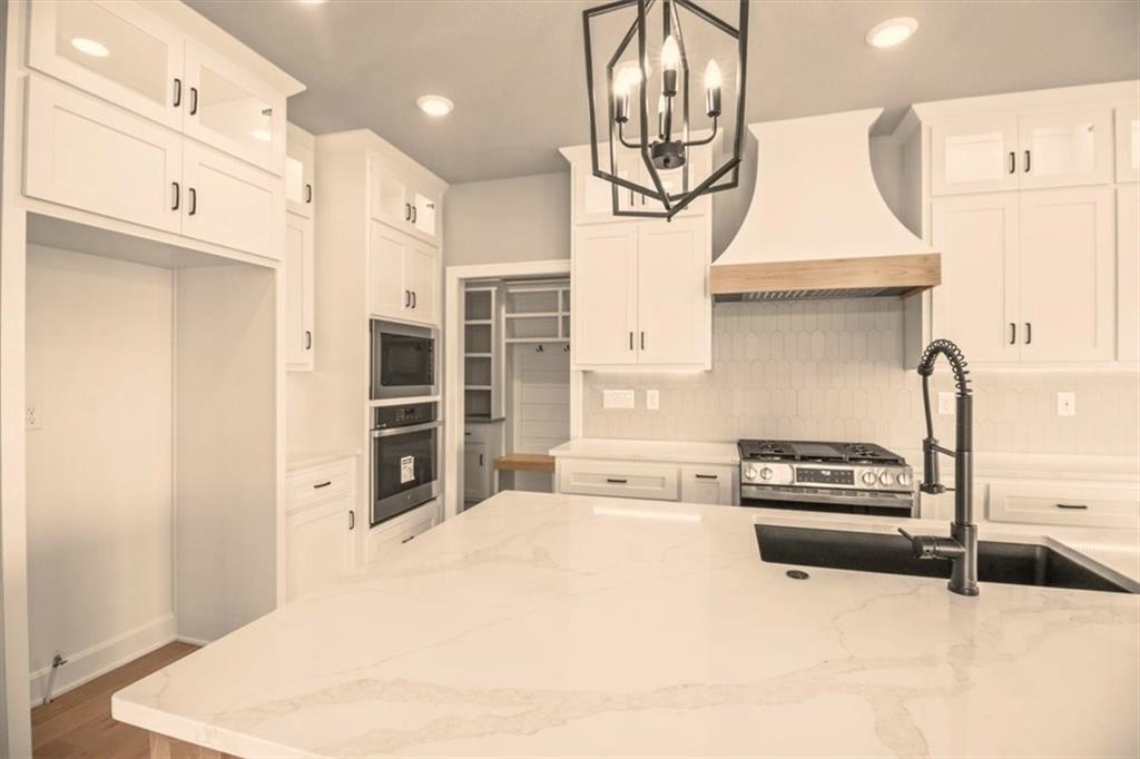 1317 Larson Avenue Warrensburg, MO 64093 - Photo 8 of 35