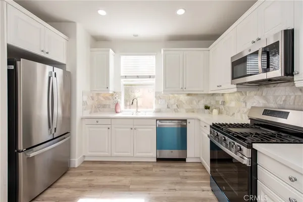 $4,800 | 94 Chantilly, Irvine, CA 92620