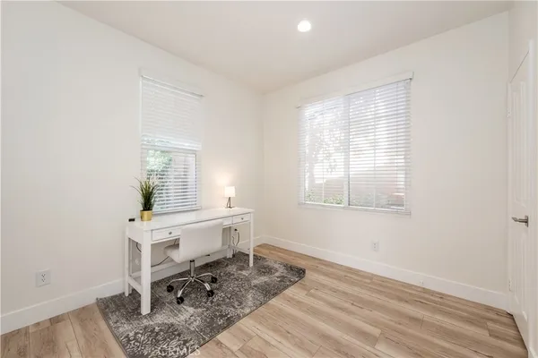 $4,800 | 94 Chantilly, Irvine, CA 92620