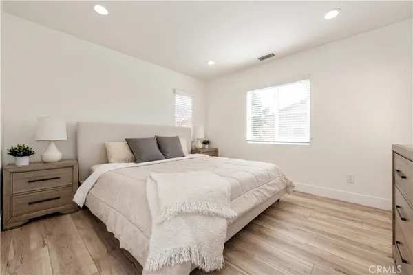 $4,800 | 94 Chantilly, Irvine, CA 92620