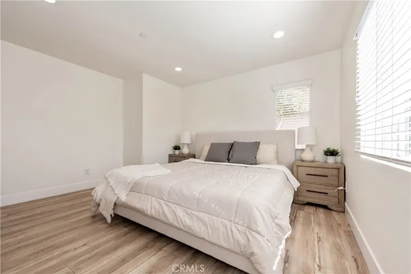 $4,800 | 94 Chantilly, Irvine, CA 92620