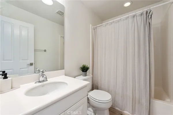 $4,800 | 94 Chantilly, Irvine, CA 92620