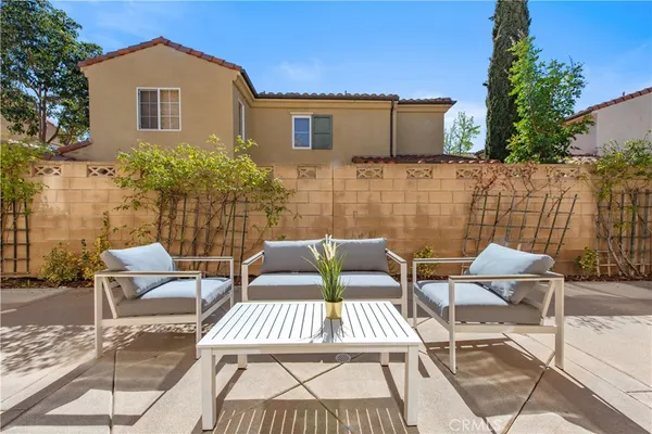 $4,800 | 94 Chantilly, Irvine, CA 92620