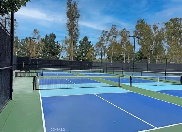 $4,800 | 94 Chantilly, Irvine, CA 92620