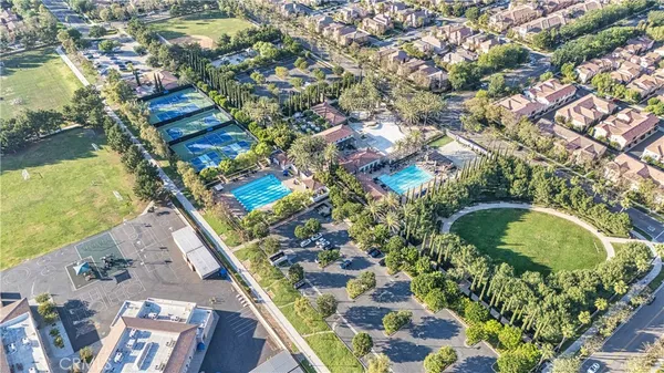 $4,800 | 94 Chantilly, Irvine, CA 92620