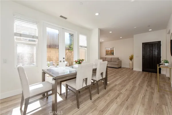 $4,800 | 94 Chantilly, Irvine, CA 92620