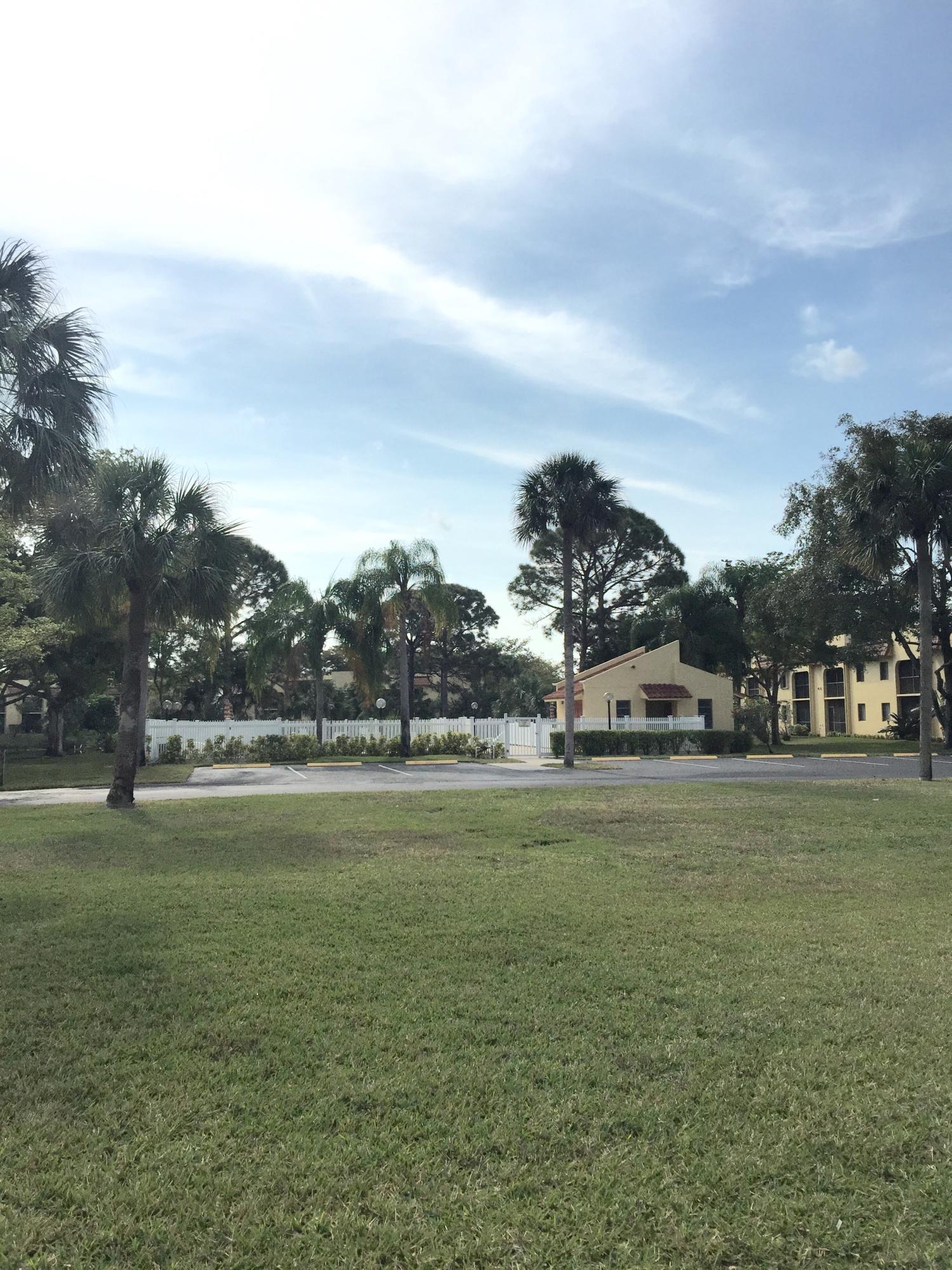 924 Southwest 9th St Circle, Unit 206 Boca Raton, FL 33486 - Photo 20 of 22 Outdoor Pool