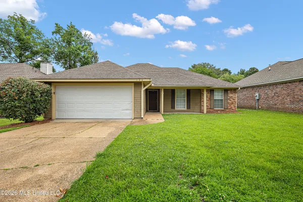 $235,000 | 140 Willow Oak Lane, Brandon, MS 39047