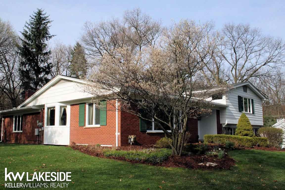 6106 Deguise Court Rochester Hills, MI 48306 - Photo 4 of 54