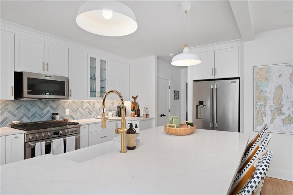69 Connection Street Newport, RI 02840 - Photo 19 of 43