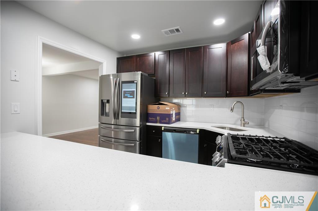 3504 Hana Road Edison, NJ 08817 - Photo 15 of 32