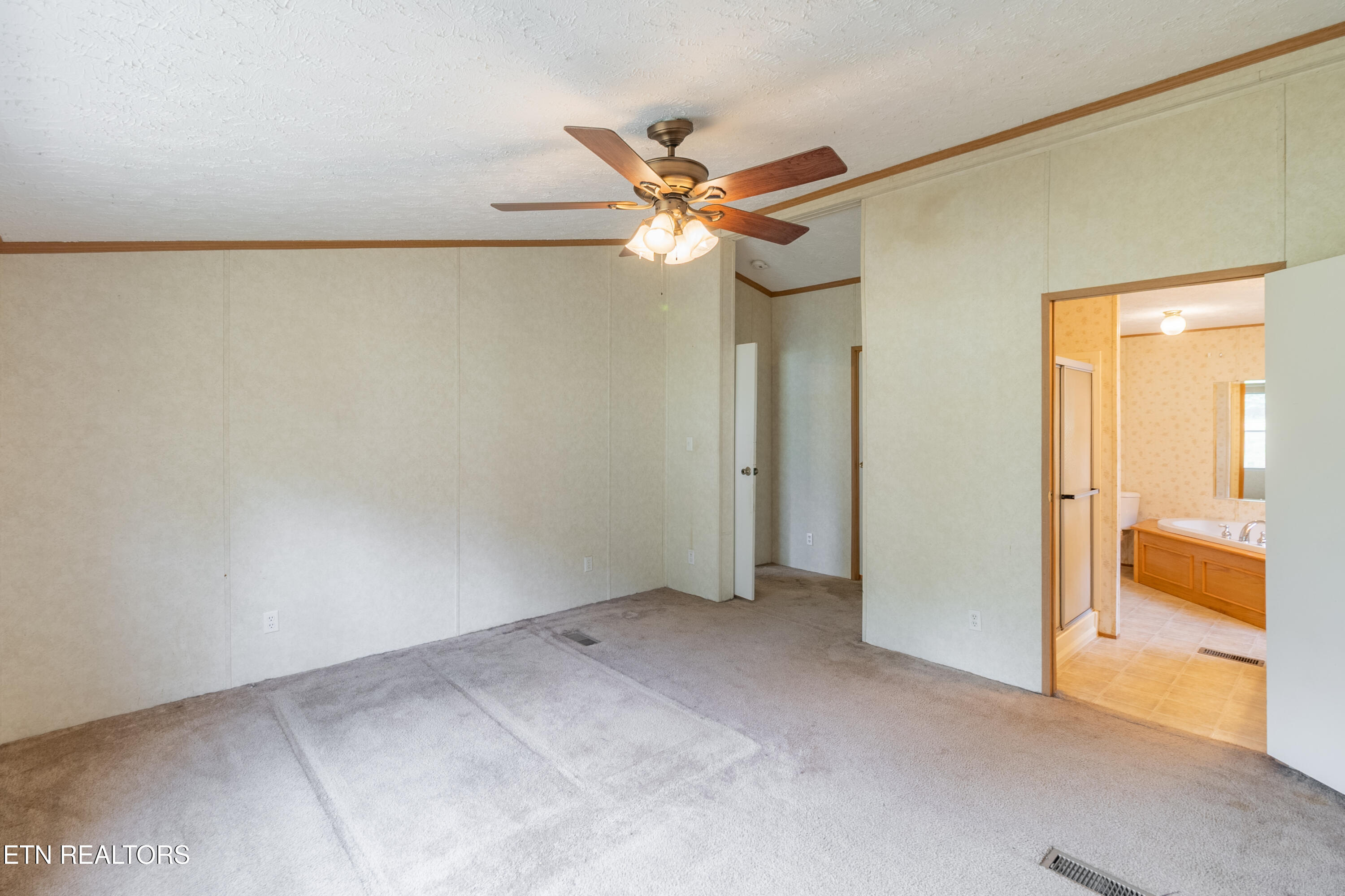 159 Cutters Lane Clinton, TN 37716 - Photo 5 of 34 _D5A8348-HDR
