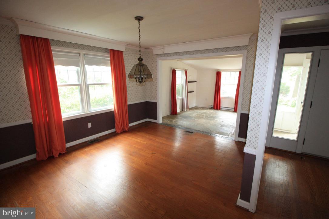 12830 Lauran Road Hagerstown, MD 21742 - Photo 23 of 27 Large dining room