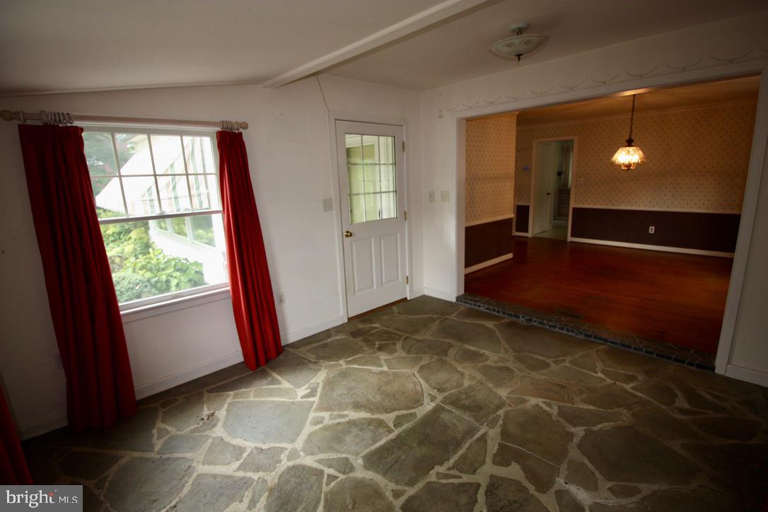 12830 Lauran Road Hagerstown, MD 21742 - Photo 25 of 27 Bonus space with slate floors