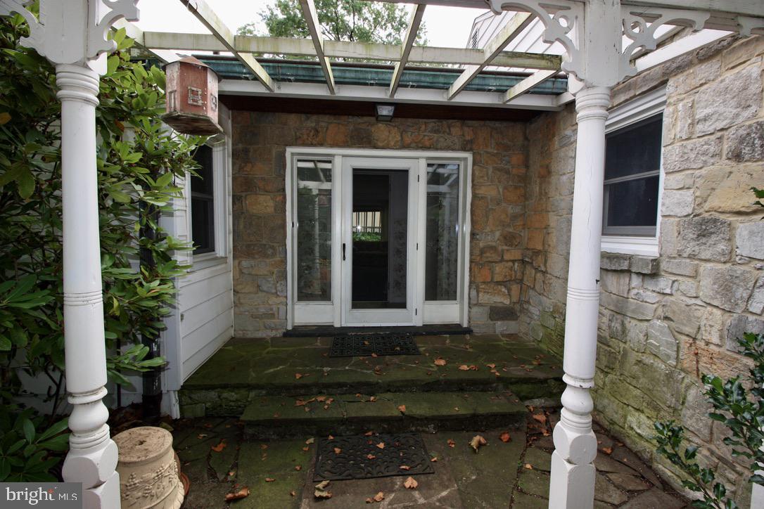 12830 Lauran Road Hagerstown, MD 21742 - Photo 4 of 27 Front door greets you with backyard gardens!