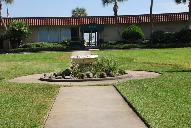 $1,900 | 2325 Costa Verde Boulevard, Unit 201, Jacksonville Beach, FL 32250