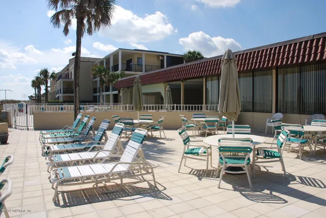 $1,900 | 2325 Costa Verde Boulevard, Unit 201, Jacksonville Beach, FL 32250