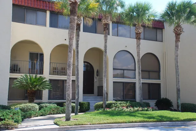 $1,900 | 2325 Costa Verde Boulevard, Unit 201, Jacksonville Beach, FL 32250