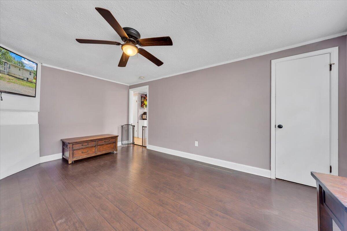 1383 Colonial Road Blue Ridge, VA 24064 - Photo 3 of 17 03-MIB03076
