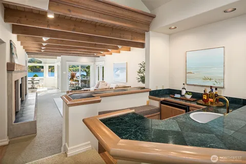 $8,700,000 | 4640 95th Avenue Northeast, Yarrow Point, WA 98004