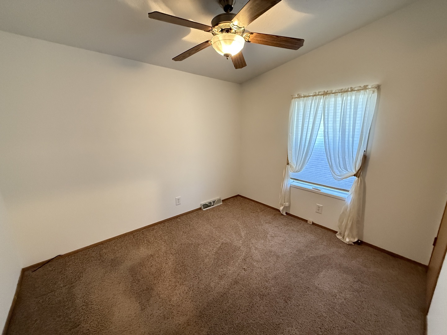 1055 Beechnut Circle Manteno, IL 60950 - Photo 14 of 26