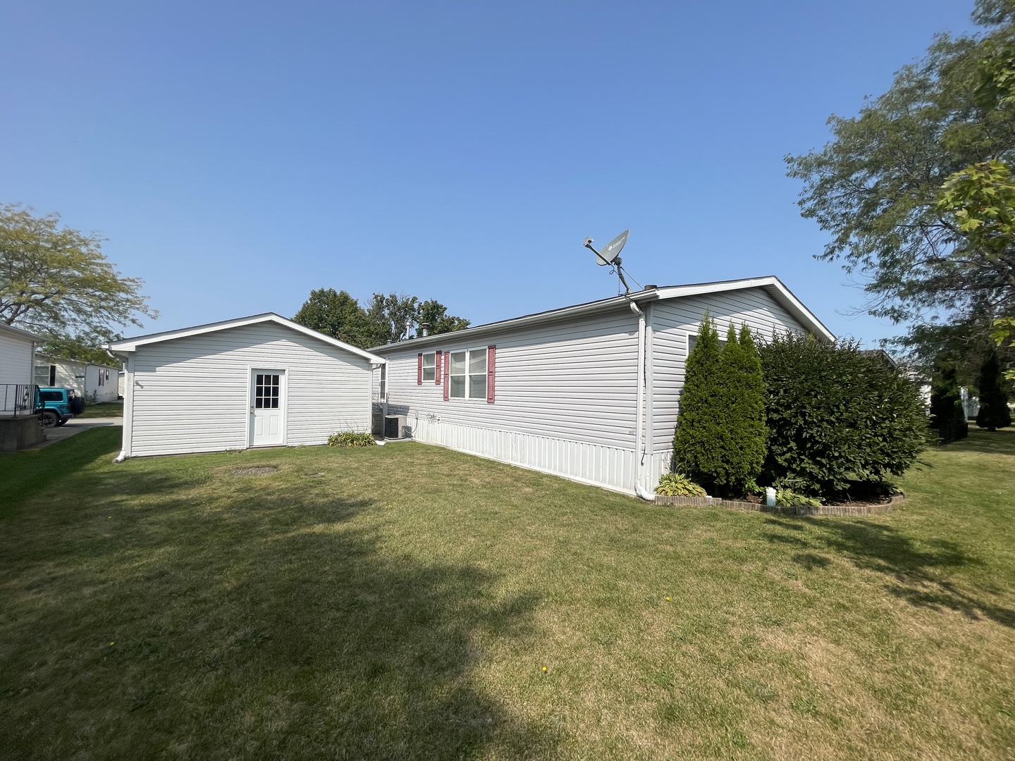 1055 Beechnut Circle Manteno, IL 60950 - Photo 2 of 26