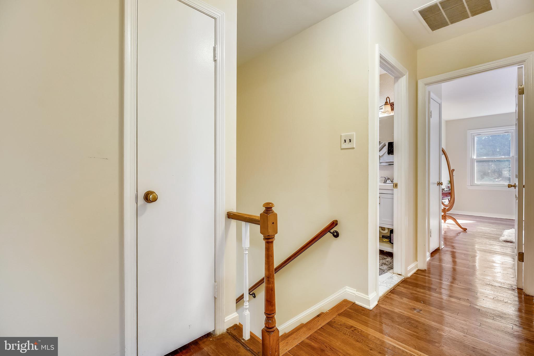 13605 Wagon Way Silver Spring, MD 20906 - Photo 18 of 41 Upper Level Hallway