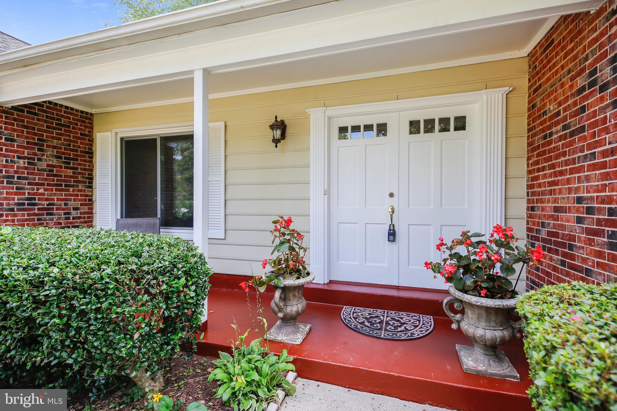 13605 Wagon Way Silver Spring, MD 20906 - Photo 3 of 41 Inviting Entry