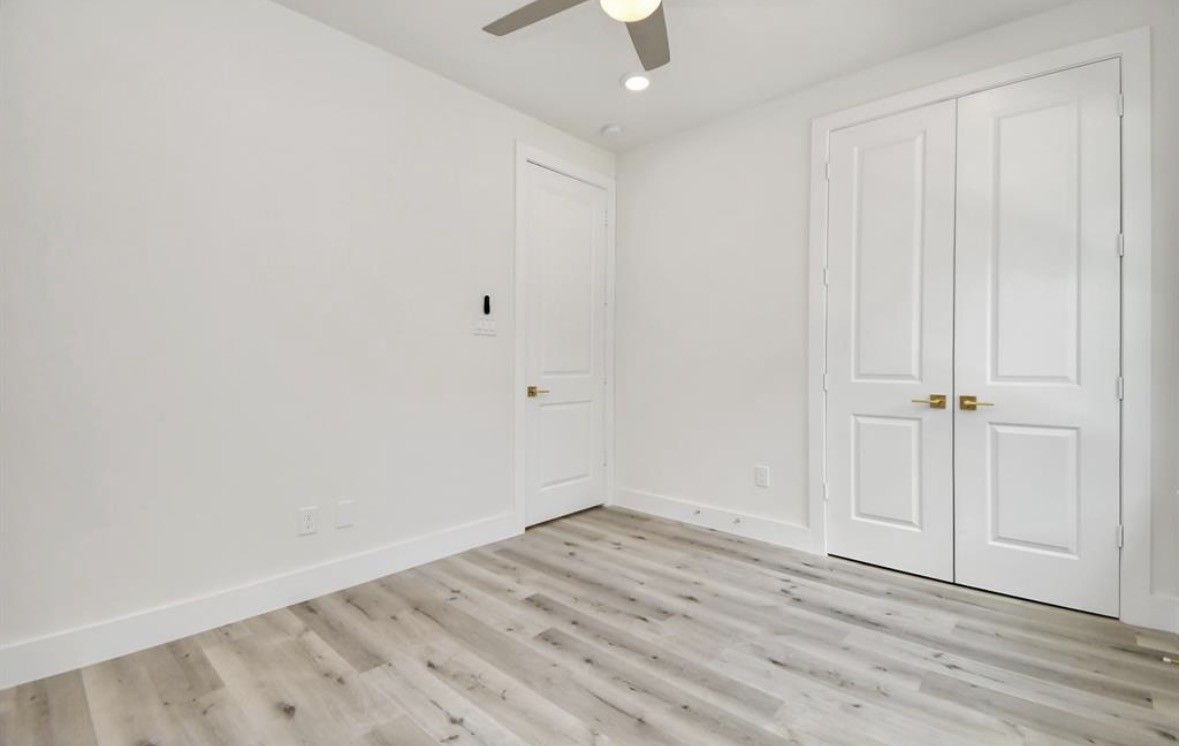 6555 Sealey Street Houston, TX 77091 - Photo 6 of 11