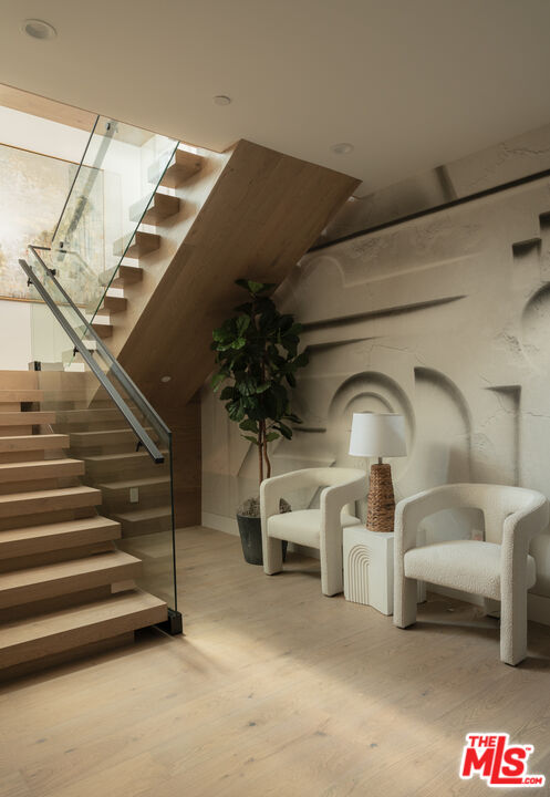 9919 Girla Way Los Angeles, CA 90064 - Photo 24 of 31 a view of entryway and hall