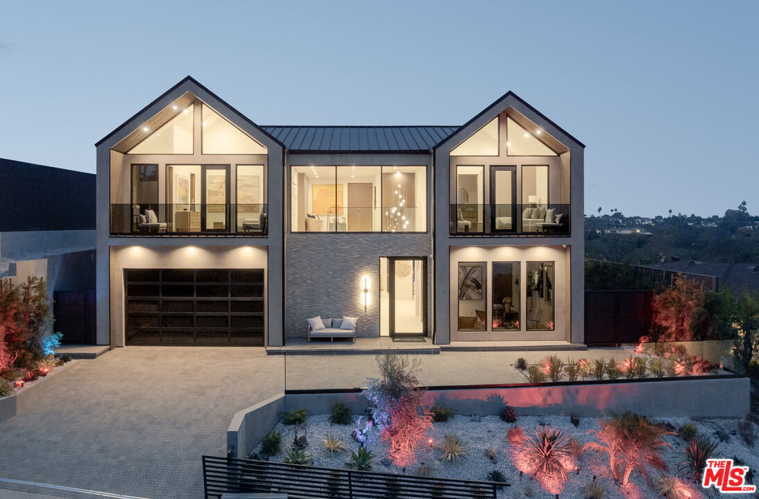 9919 Girla Way Los Angeles, CA 90064 - Photo 31 of 31 a front view of a house with a yard