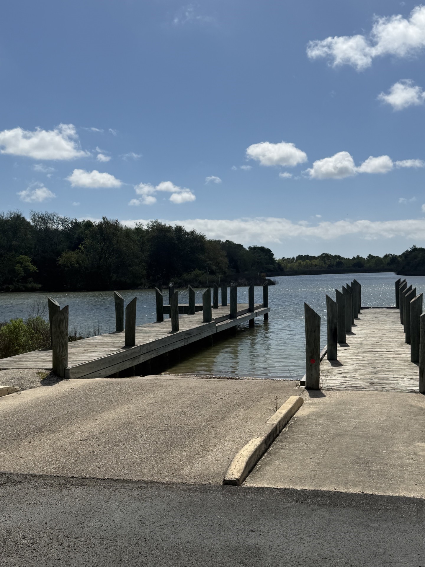 1 West Bayshore Road Anahuac, TX 77514 - Photo 6 of 9 Neighborhood boat ramp