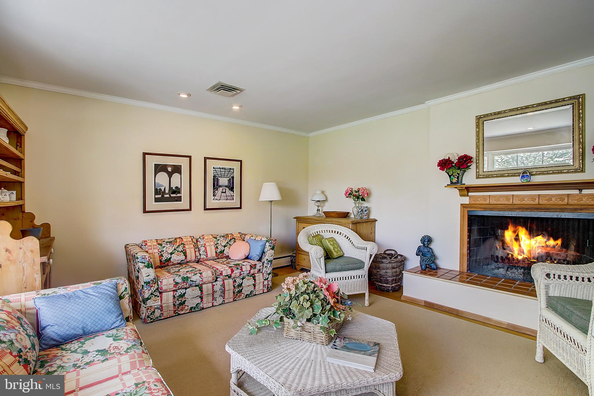 9051 Dunloggin Road Ellicott City, MD 21042 - Photo 6 of 59