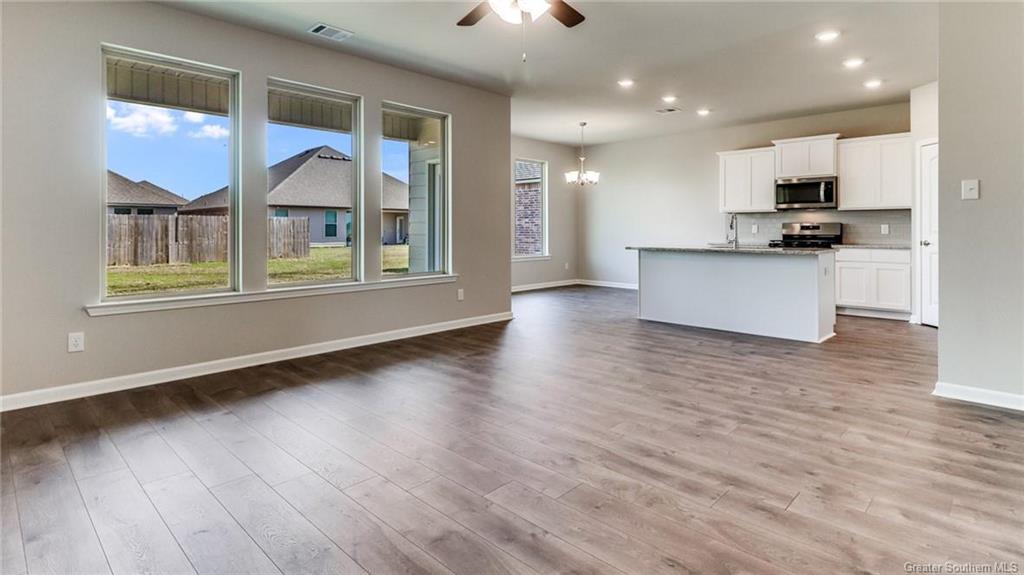 4689 East Ridge Road Lake Charles, LA 70607 - Photo 2 of 15