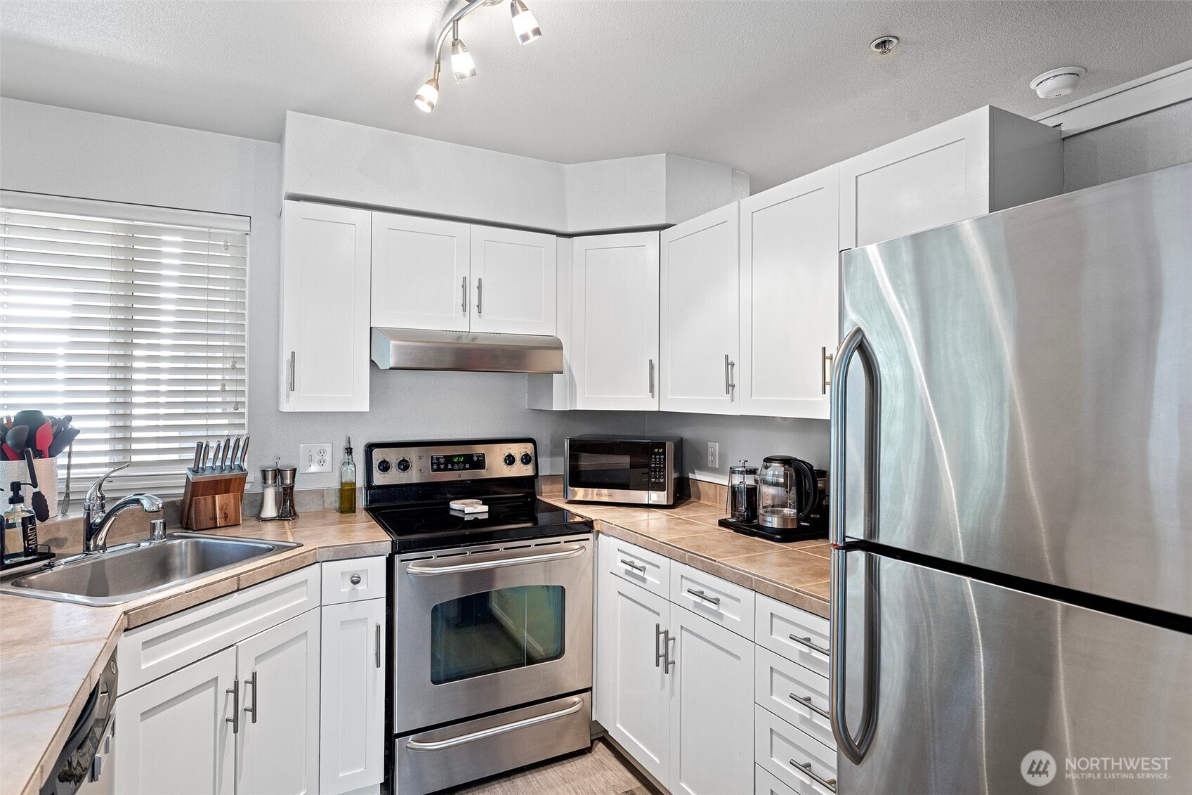 3908 243rd Place Southeast, Unit Q203 Bothell, WA 98021 - Photo 16 of 35