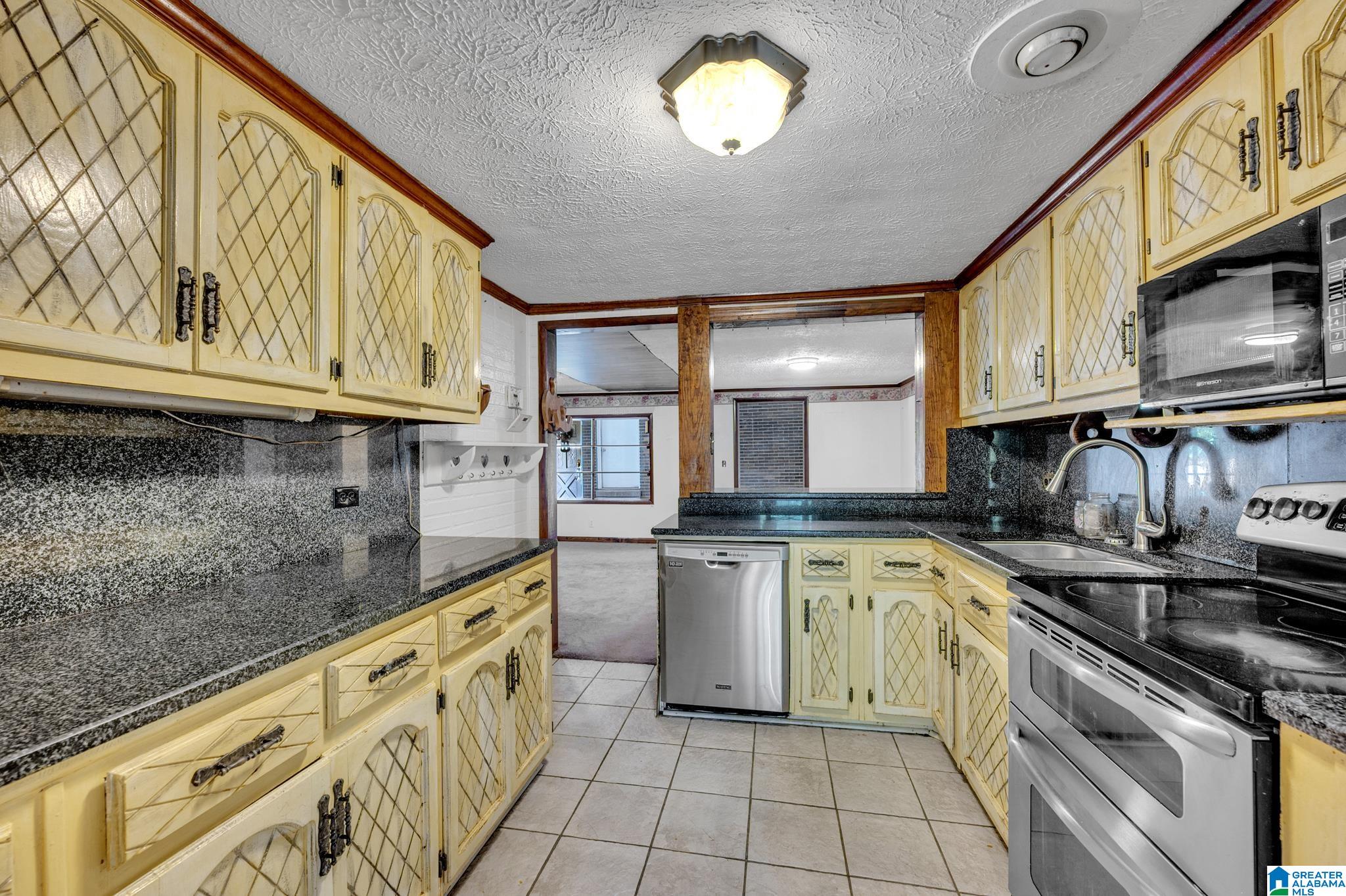 140 Layfield Drive Remlap, AL 35133 - Photo 4 of 44