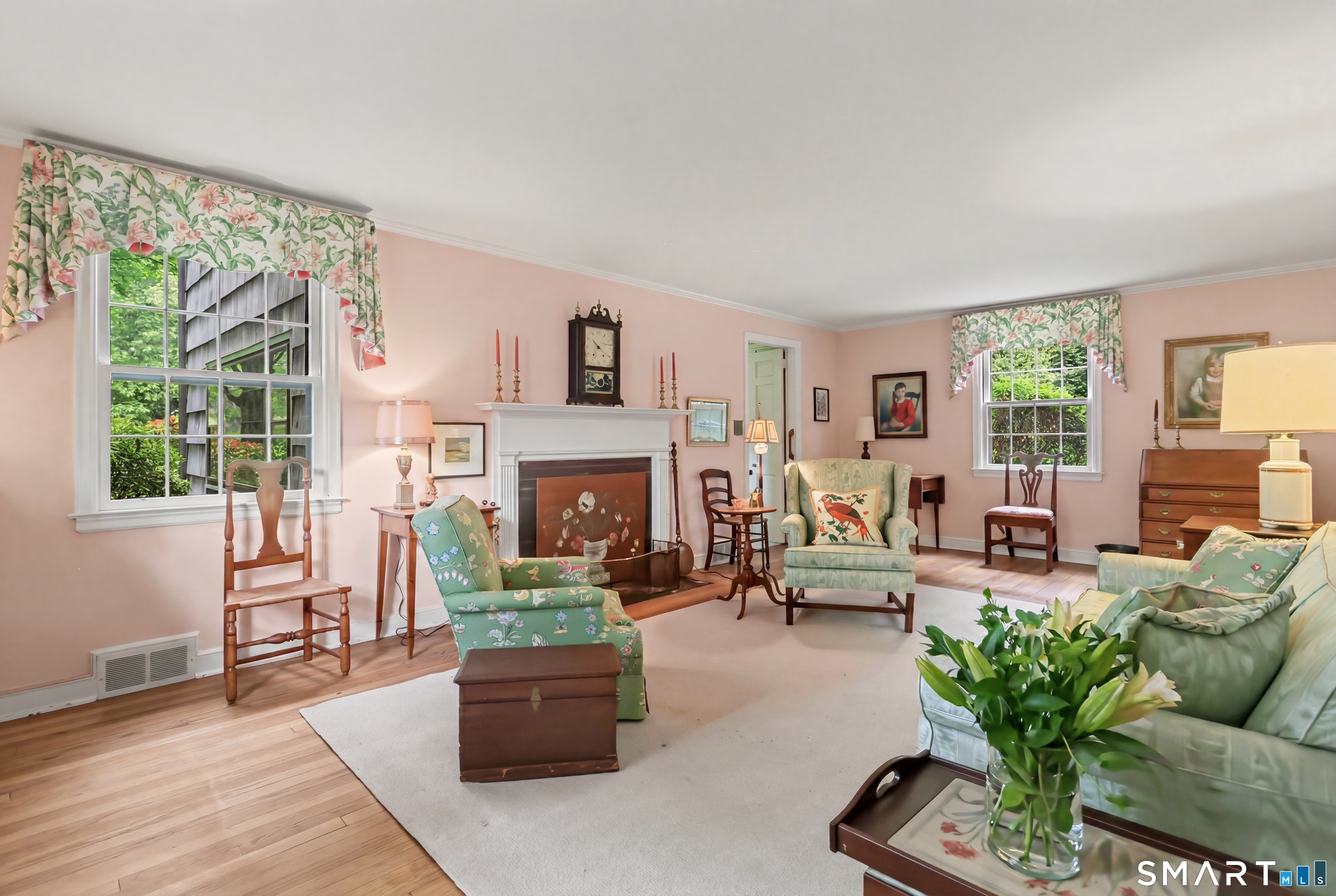 240 North Cedar Road Fairfield, CT 06824 - Photo 7 of 40