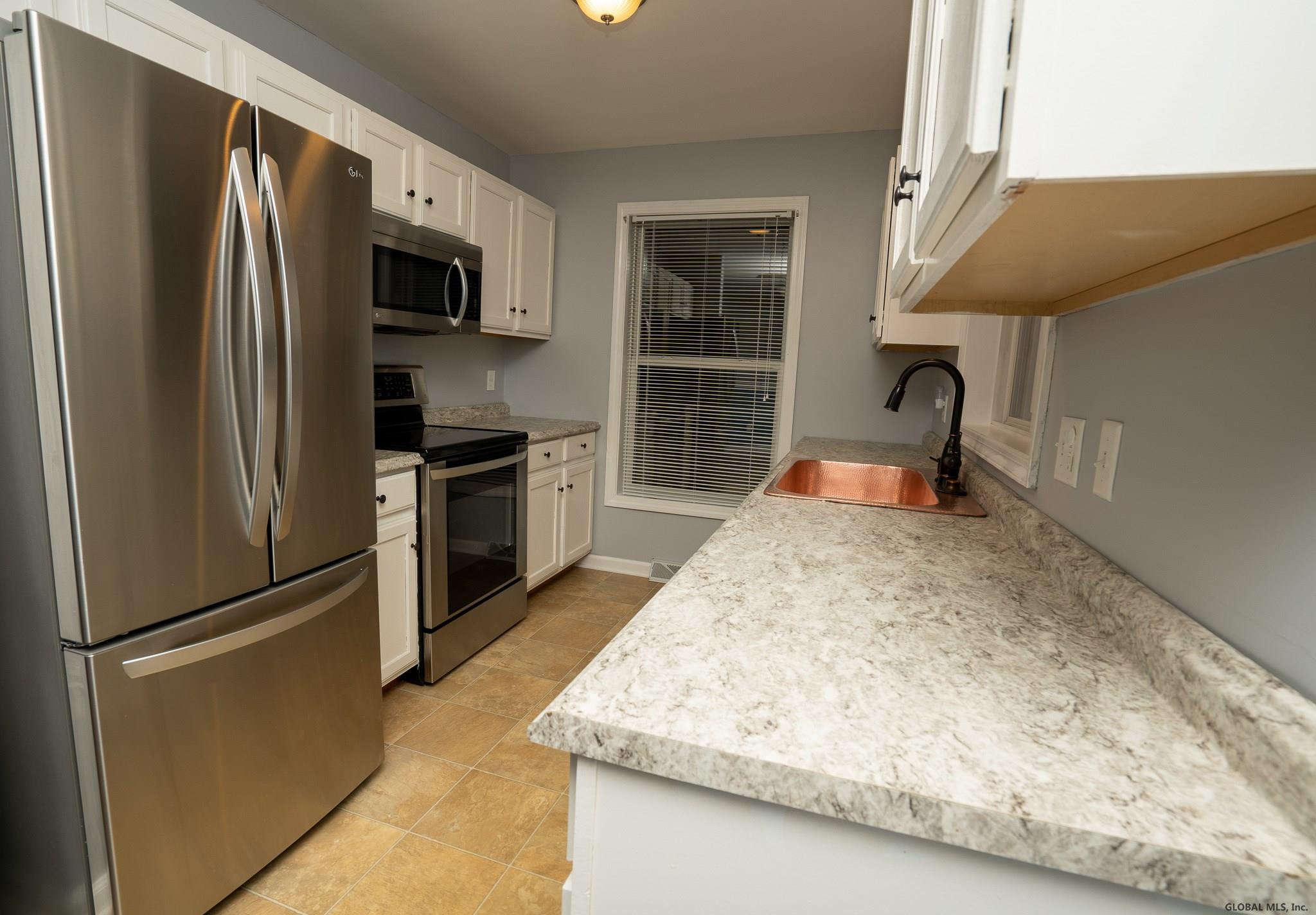 46 Rapple Drive Colonie, NY 12205 - Photo 5 of 22 Photo 5