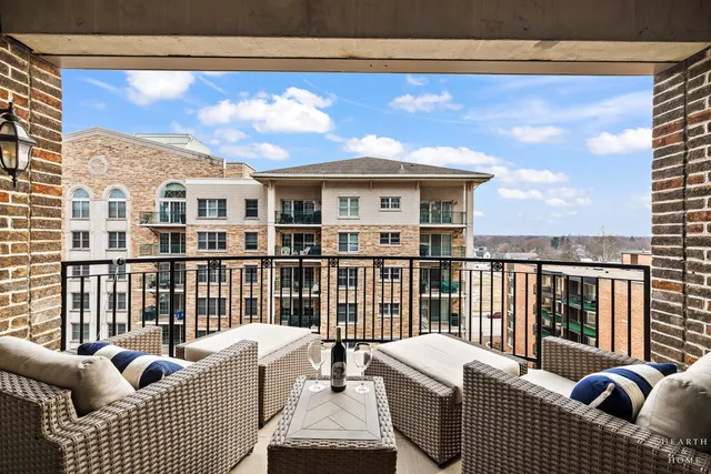 $425,000 | 151 West Wing Street, Unit 601, Arlington Heights, IL 60005