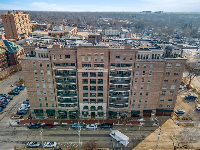 $425,000 | 151 West Wing Street, Unit 601, Arlington Heights, IL 60005