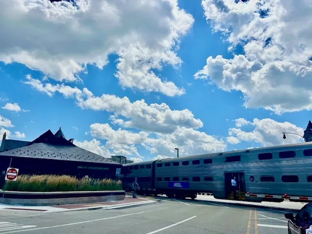 $425,000 | 151 West Wing Street, Unit 601, Arlington Heights, IL 60005