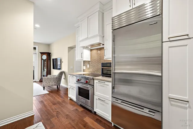 $425,000 | 151 West Wing Street, Unit 601, Arlington Heights, IL 60005