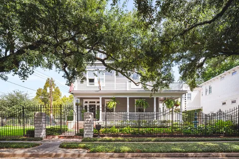 $2,490,000 | 215 Bayland Avenue, Houston, TX 77009