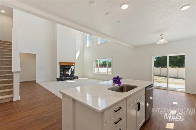 $467,990 | 1586 Southwest Silverstone Avenue, Mountain Home, ID 83647